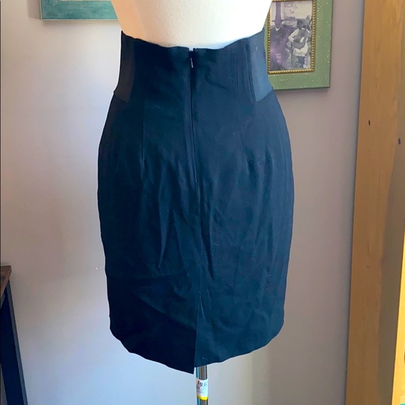 BCBGMAXAZARIA High Waisted Black Skirt, Size 4 - Picture 3 of 4